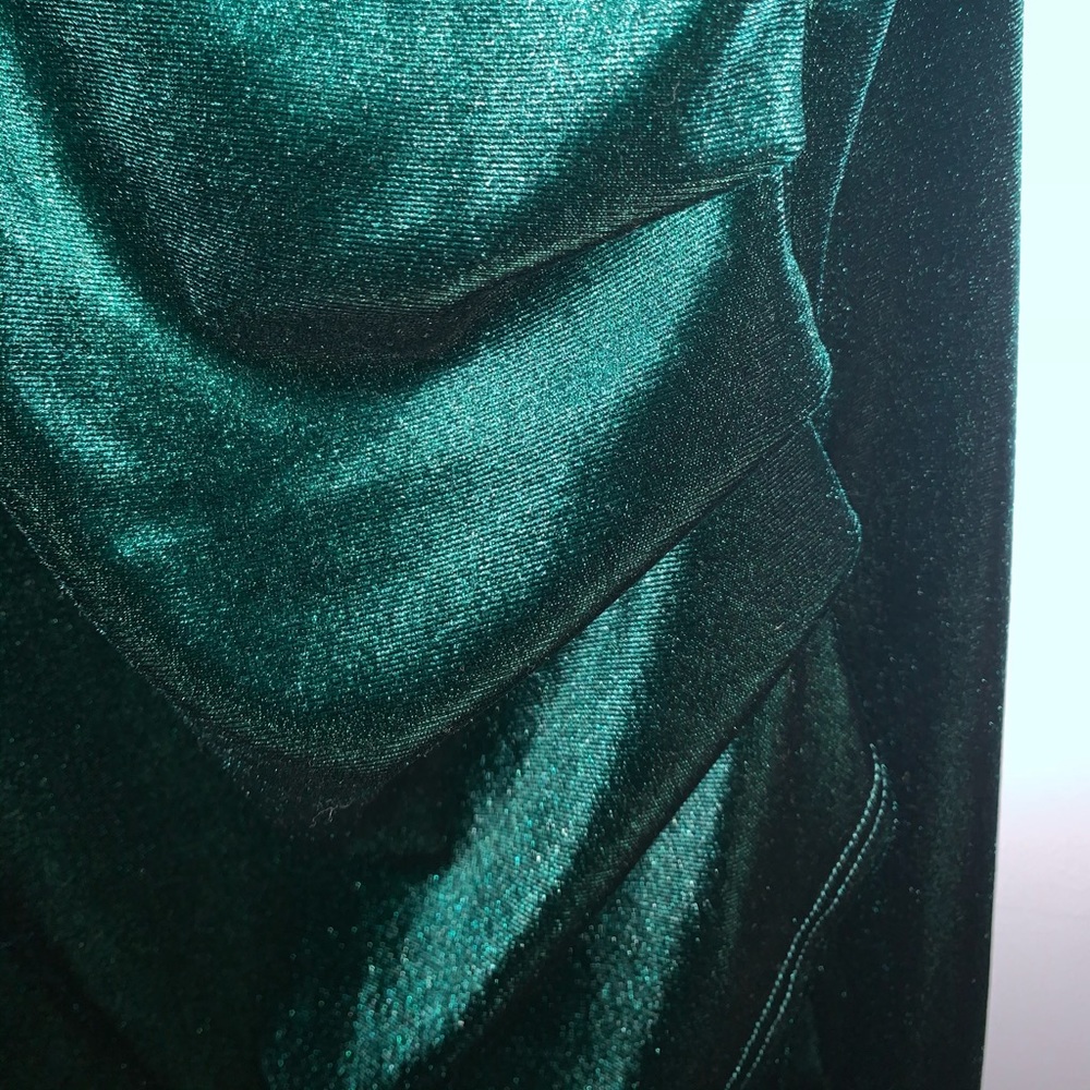 Green Dress— Akira - Picture 4 of 4